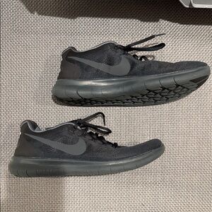 Nike Men's Black Athletic Running Sneakers